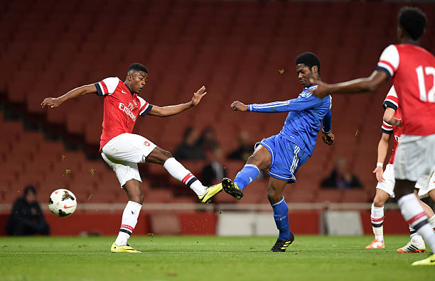 不足以构成 不足以构成